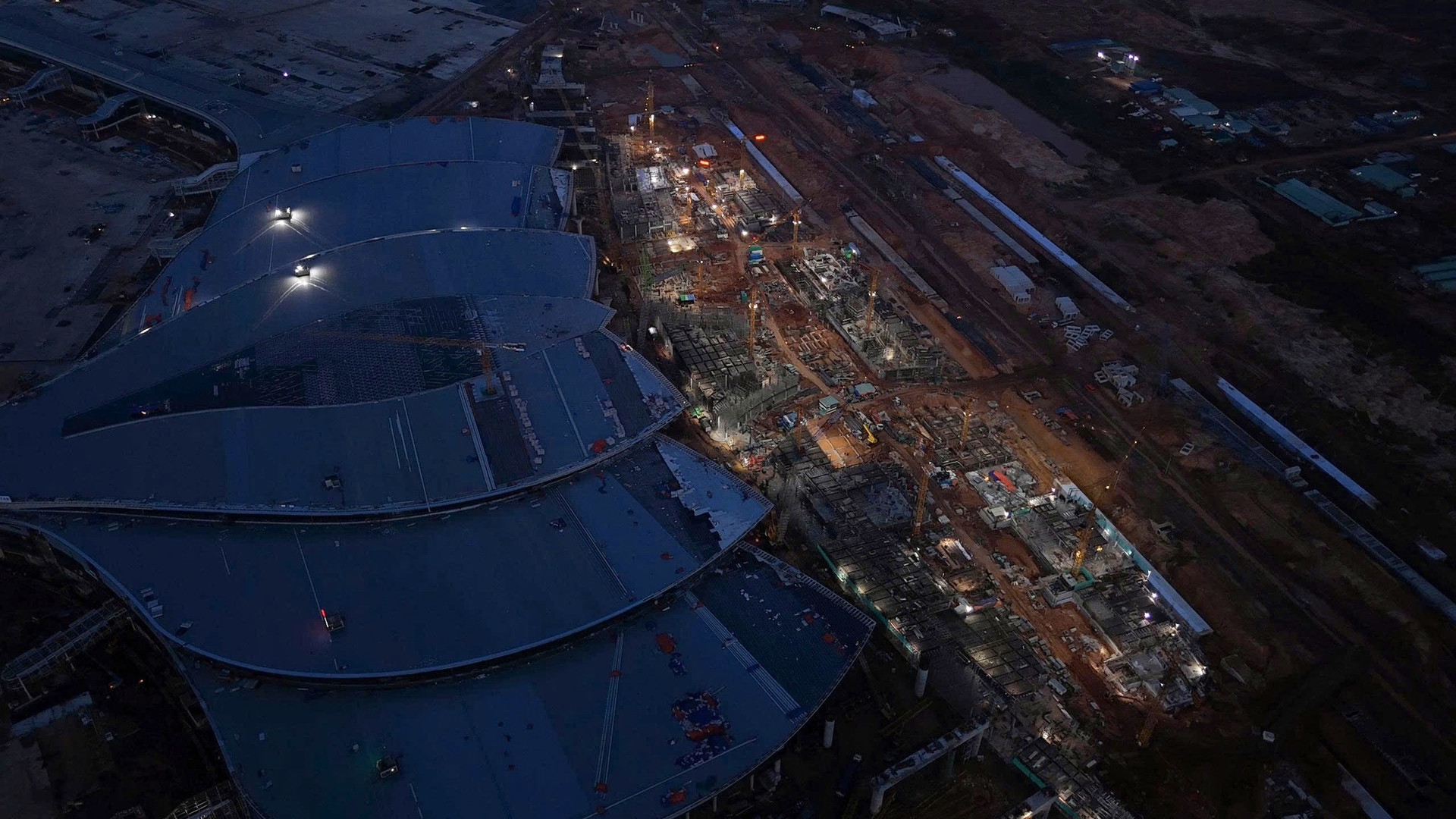 6 ngày nữa, siêu sân bay lớn nhất Việt Nam sẽ đón mốc trọng đại: Hơn 15.000 nhân lực làm việc xuyên đêm, nỗ lực về đích- Ảnh 3.