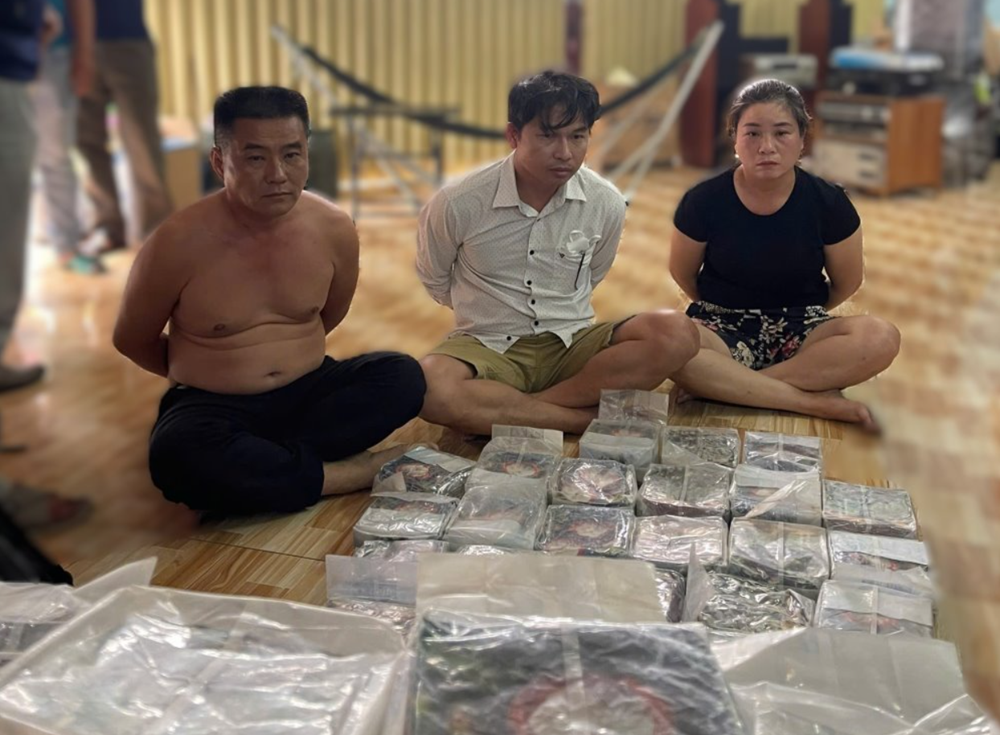 Bộ Công an phá đường dây hàng cấm giao dịch 1.500 tỷ đồng: Bắt khẩn 37 đối tượng, tịch thu gần 200kg tang vật và vũ khí nóng - ảnh 2