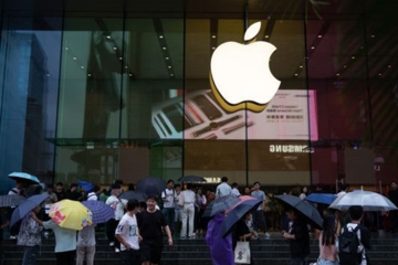 Apple giao hàng miễn phí trong 3 giờ để giữ khách trước sức ép Huawei và Xiaomi