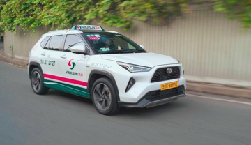 Sau 2 năm sử dụng Toyota Yaris Cross hybrid và lăn bánh hơn 100.000km, tài xế Vinasun nói thật về khả năng vận hành, khách hàng đi xe cũng tuyên bố thẳng