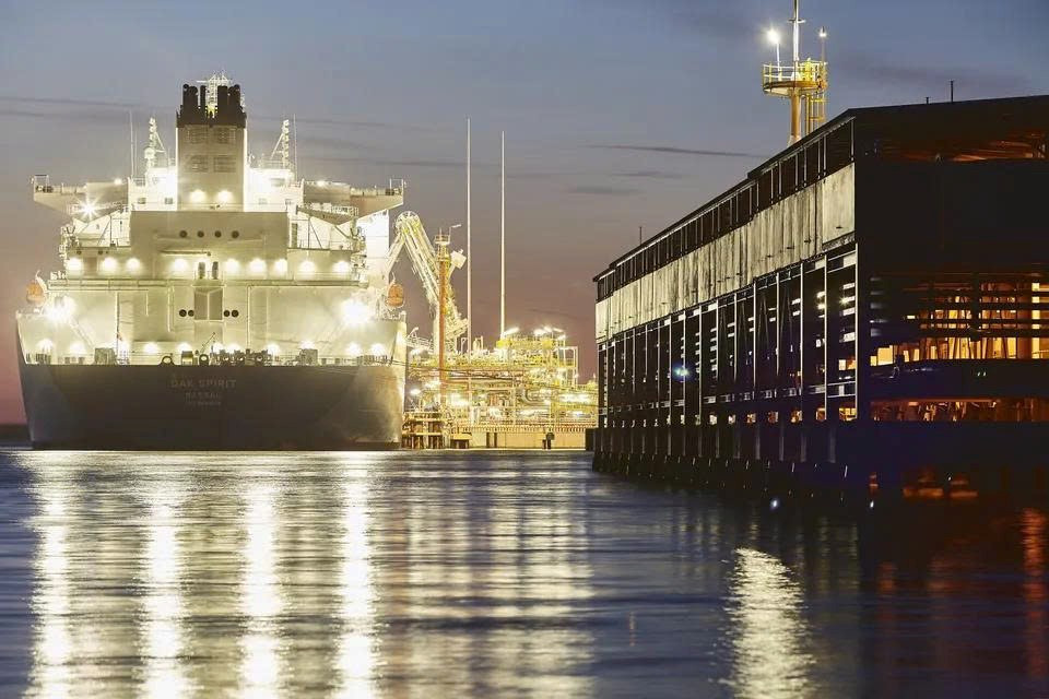 Quyết từ bỏ khí đốt Nga, EU tìm được ‘cứu tinh’ mới - ảnh 1