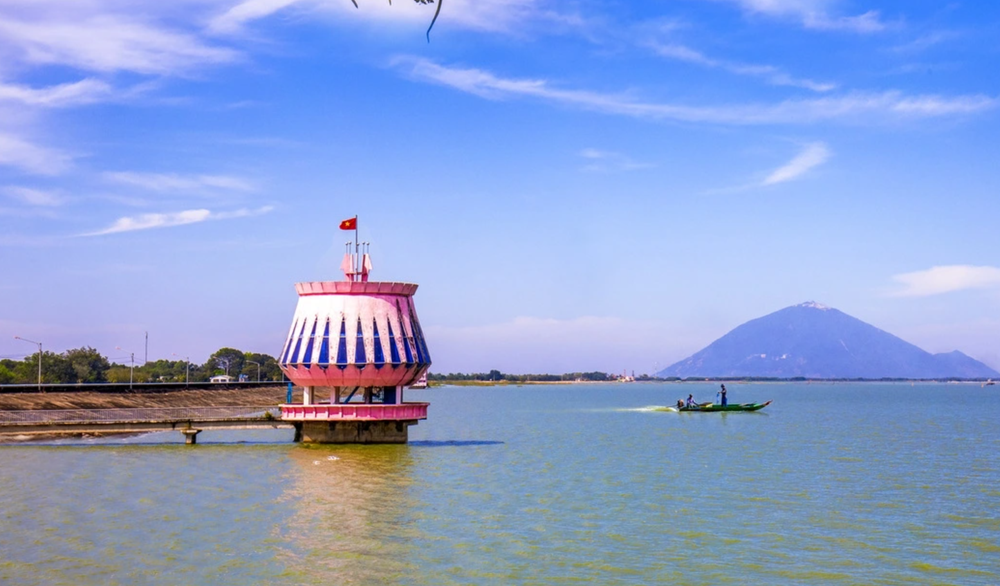 Chặn sông Sài Gòn, đào đắp thủ công hơn 11,6 triệu m3 đất để xây hồ nhân tạo lớn nhất Việt Nam: Quy mô rộng trên 2.200 lần Hồ Gươm - ảnh 2