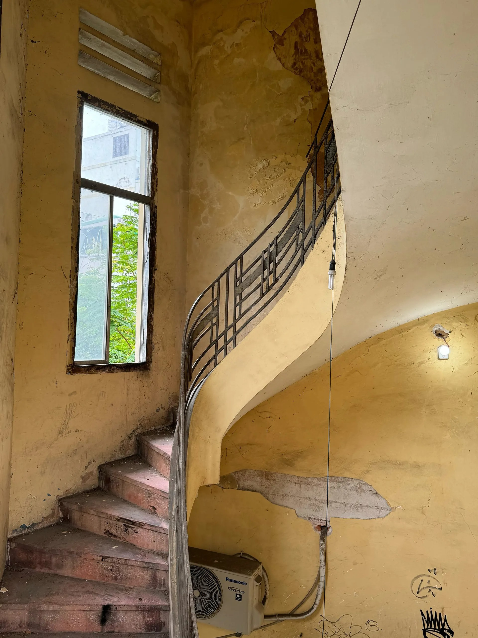 Biệt thự cổ gần 100 tuổi với 4 mặt tiền của đại gia ô tô Sài Gòn từng là đại diện của Michelin tại Việt Nam- Ảnh 4. Biệt thự cổ gần 100 tuổi với 4 mặt tiền của đại gia ô tô Sài Gòn từng là đại diện của Michelin tại Việt Nam- Ảnh 4.