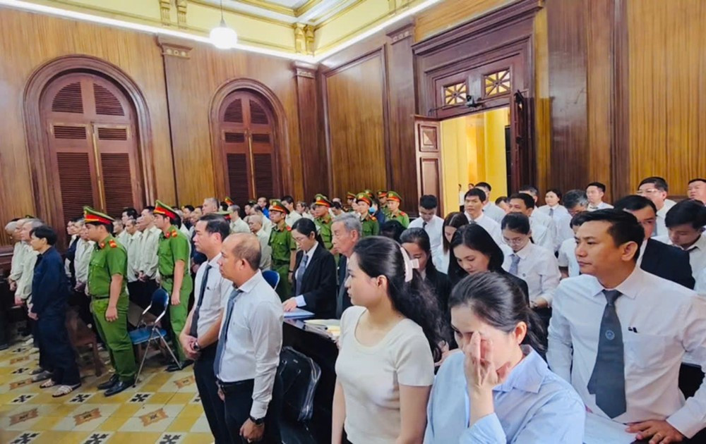 7 cựu cán bộ hải quan hầu tòa vì nhận hối lộ - ảnh 2