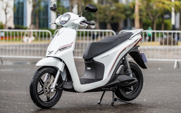 Bán xe máy xăng để rước VinFast Feliz, chủ xe sau thời gian sử dụng ‘mổ xẻ’ về thiết kế, quãng đường có thể di chuyển thực tế, bà xã cũng nêu ý kiến