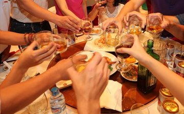 Đề xuất phạt tiền đối với người có hành vi này trên bàn nhậu