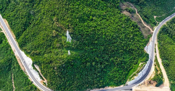 Tuyến cao tốc dài 125km băng qua 2 con đèo hiểm trở chạy dọc tỉnh lớn thứ 2 Việt Nam sẽ được chia thành 8 gói thầu xây lắp