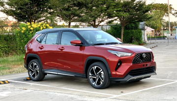 Xe hybrid đồng loạt hạ giá trước thềm áp thuế mới