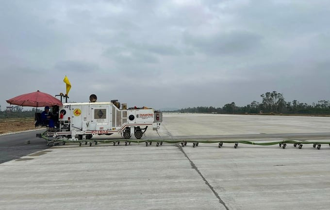 Chưa đầy một tuần nữa, Việt Nam sẽ khai thác trở lại một sân bay quốc tế, thu phí ô tô không dùng tiền mặt- Ảnh 2.