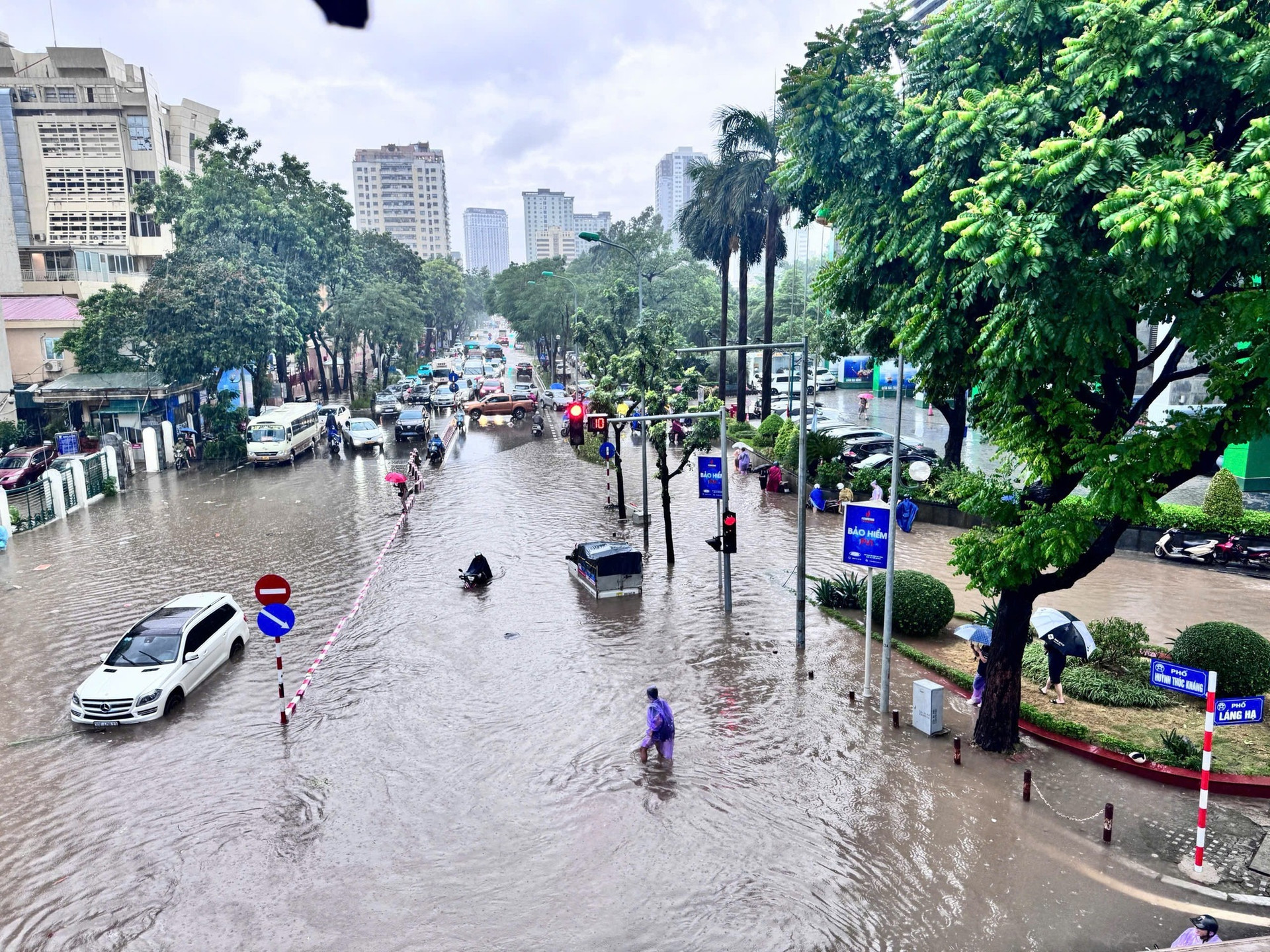 TP. Hà Nội khi ngập lut. Nguồn ảnh: Báo Tiền Phong