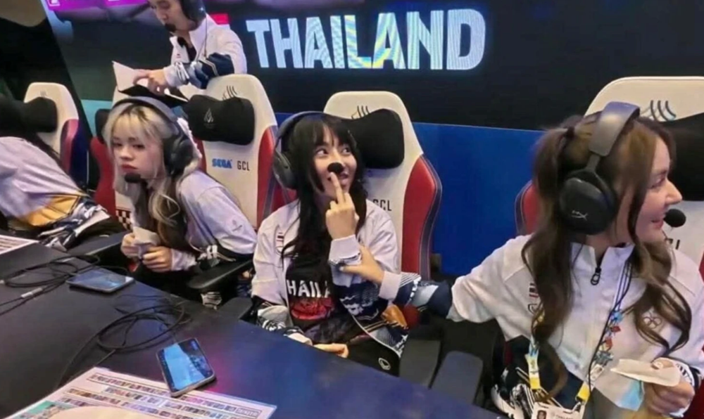 Gian lận, thể hiện hành động 'phản cảm' trong trận đấu với Việt Nam, nữ VĐV Thái Lan dính án phạt cực nặng - ảnh 3