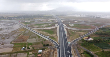Cận cảnh 20km cao tốc Khánh Hòa - Buôn Ma Thuột sắp thông xe kỹ thuật