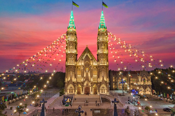 Việt Nam có nhà thờ được ví như 'cung điện trời Âu', xây dựng suốt 11 năm, là điểm check-in 'triệu view' tại thành phố phồn hoa nhất cả nước