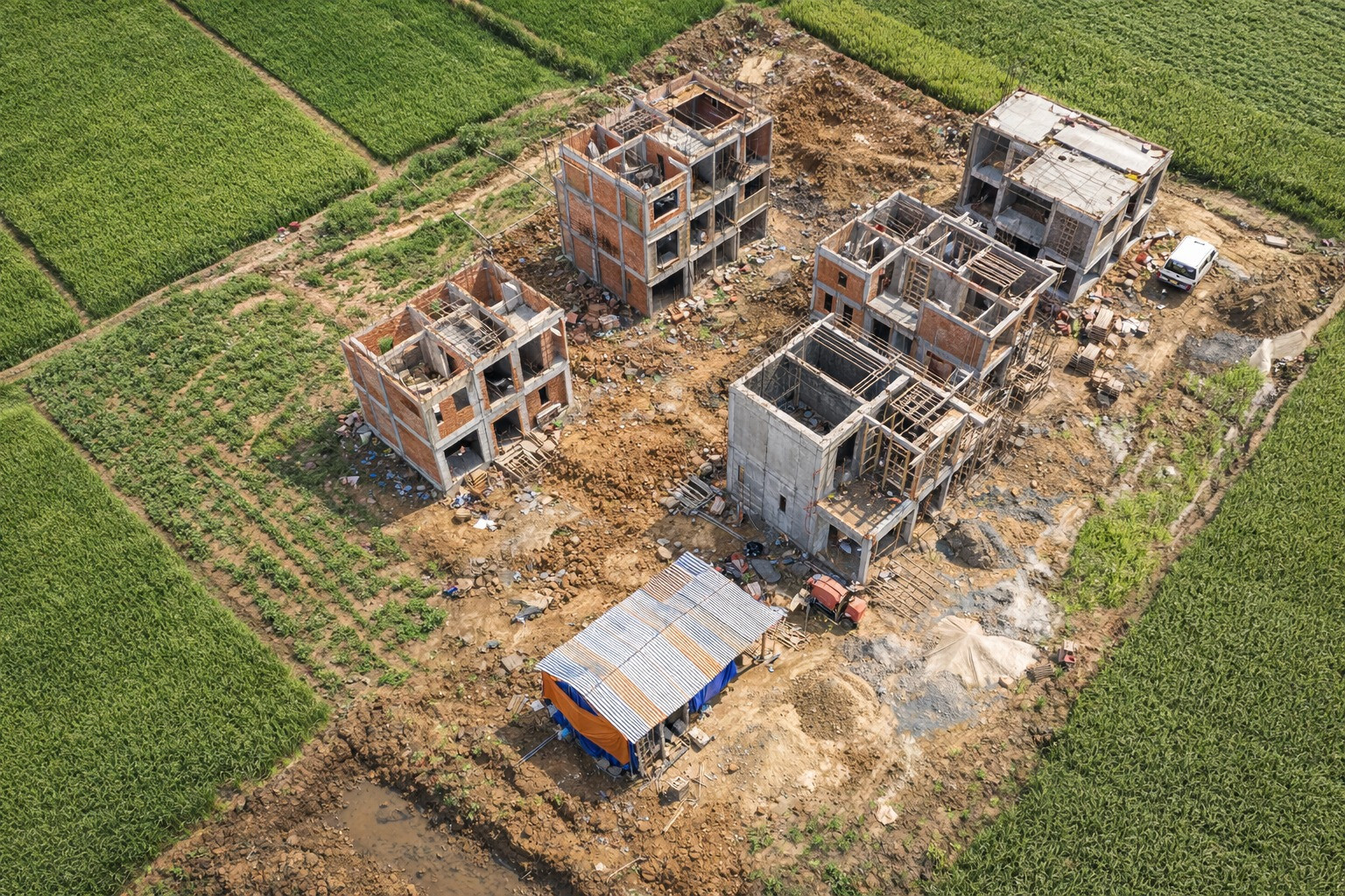 Từ bây giờ, tự ý xây nhà trái phép trên đất nông nghiệp sẽ chịu hậu quả lớn- Ảnh 1. Từ bây giờ, tự ý xây nhà trái phép trên đất nông nghiệp sẽ chịu hậu quả lớn- Ảnh 1.