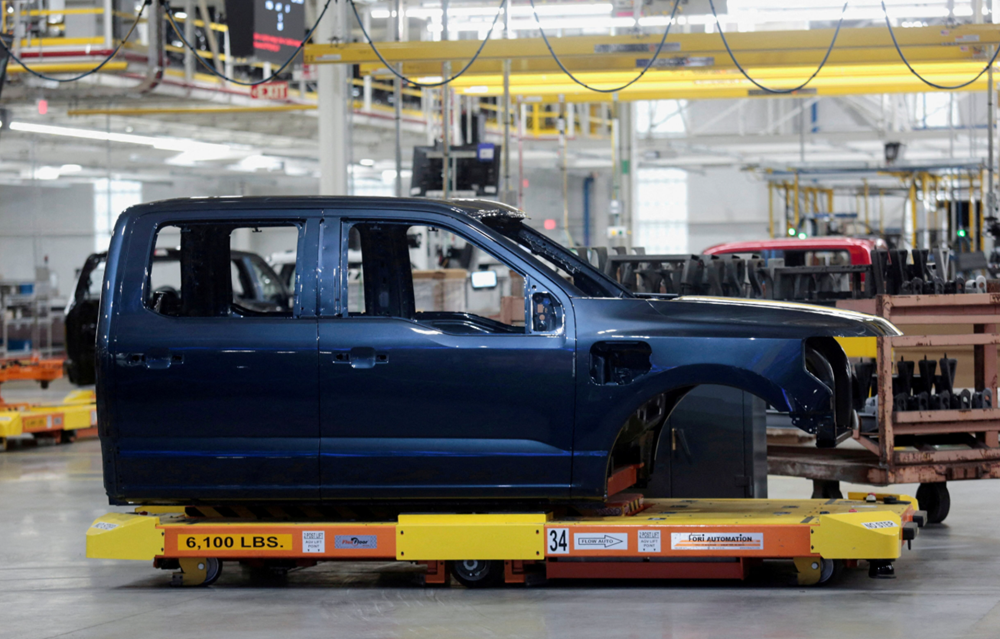 Lỗ nặng 20 tỷ USD vì xe điện, Ford chọn quay về với xe xăng - ảnh 2