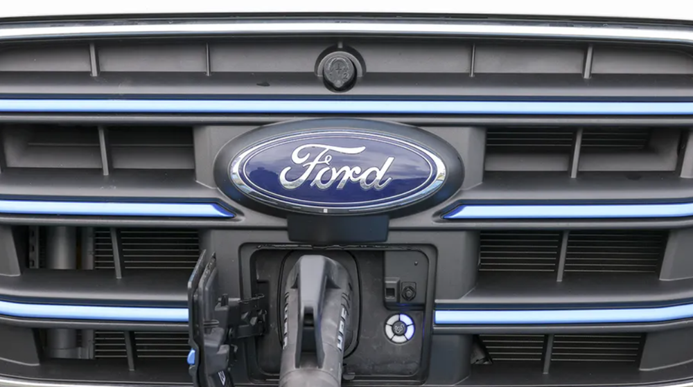 Lỗ nặng 20 tỷ USD vì xe điện, Ford chọn quay về với xe xăng - ảnh 1