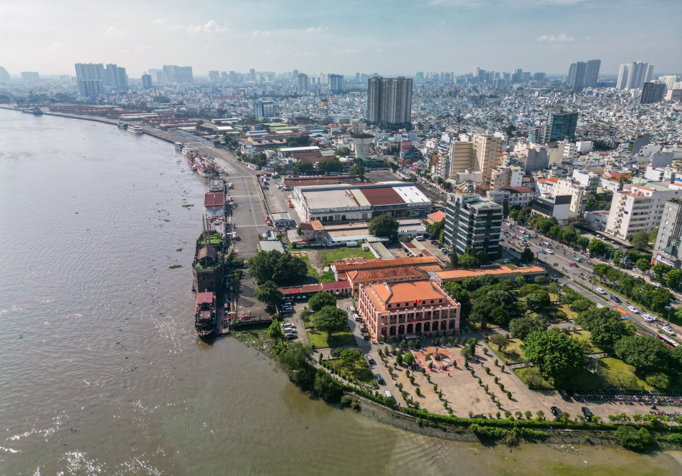 Dự án liên quan đến bà Trương Mỹ Lan ở Bến Nhà Rồng ‘mắc kẹt’, chủ đầu tư khẩn thiết xin tháo gỡ- Ảnh 2. Dự án liên quan đến bà Trương Mỹ Lan ở Bến Nhà Rồng ‘mắc kẹt’, chủ đầu tư khẩn thiết xin tháo gỡ- Ảnh 2.