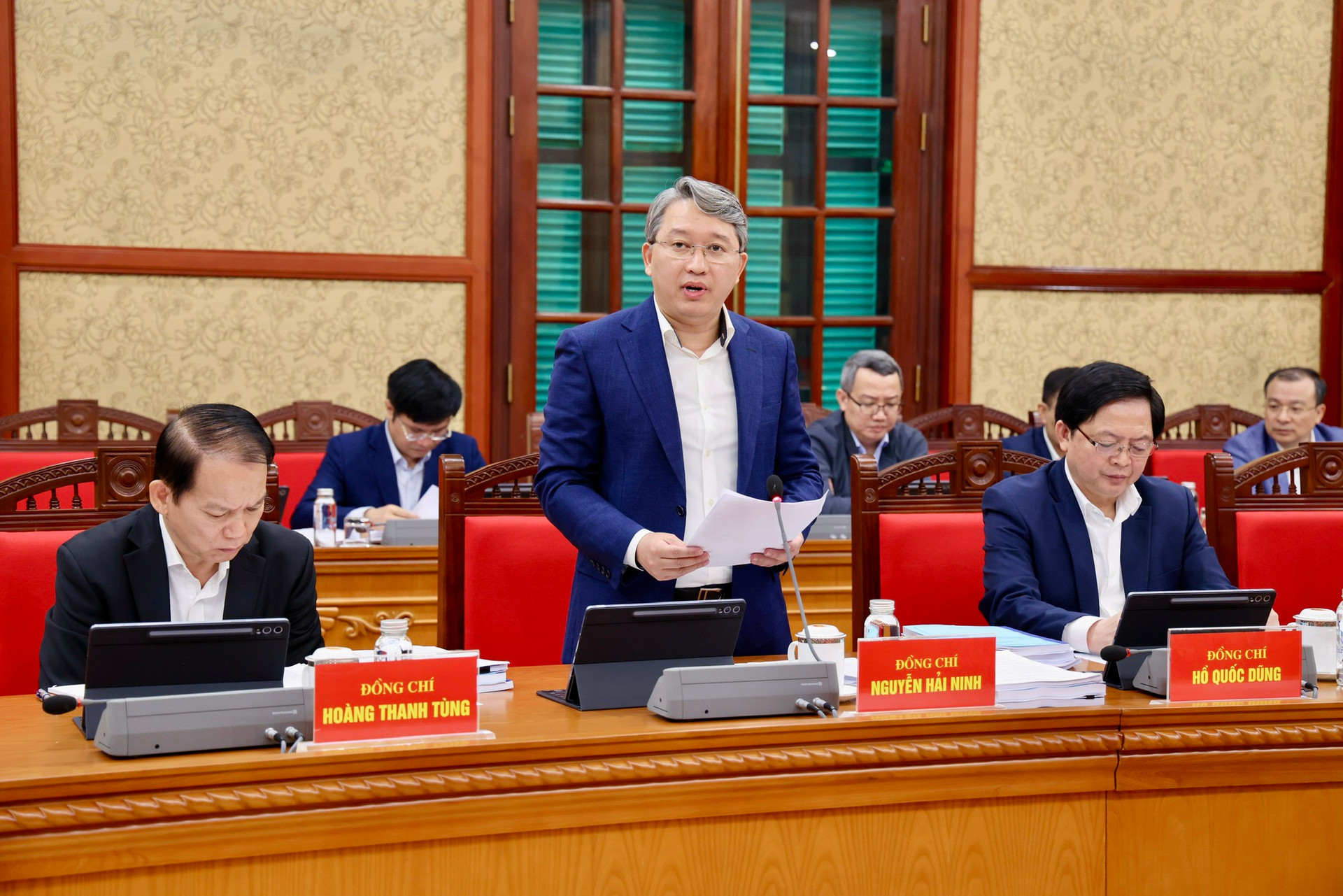 Hoàn thiện thể chế, tháo gỡ ‘điểm nghẽn’ để tạo động lực phát triển đất nước- Ảnh 2.