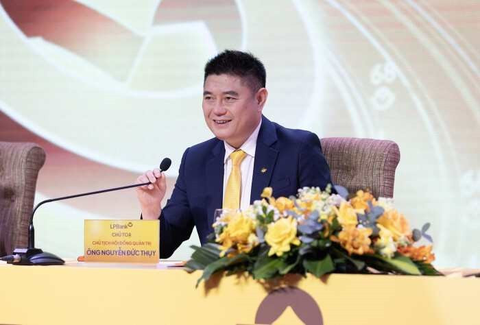 Đại gia đứng sau thánh đường lớn nhất Việt Nam: 7 người con giàu có, cháu gái SN 2001 giữ chức Chủ tịch CLB bóng đá - ảnh 4