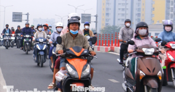 Bầu trời TPHCM tối sầm, '7h ra đường mà cảm giác như 5h chiều'