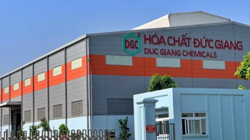 Cổ phiếu DGC giảm sàn hai phiên liên tiếp, điều gì đang xảy ra với Hóa chất Đức Giang?