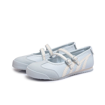 Hãng giày Việt vướng tranh cãi 'đụng hàng': Giá rẻ gấp 5 lần đối thủ, người mua vẫn chốt đơn đều tay