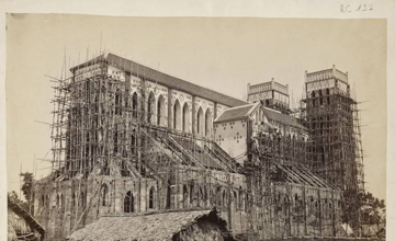 Nhà thờ đá hơn 140 năm tuổi của Thủ đô do người Pháp xây dựng trên đất chùa cổ, từng phải bán 16.000 vé số để có tiền hoàn thiện