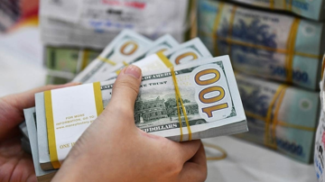 Tỷ giá USD hôm nay 17/12: Ngân hàng tăng nhẹ, thị trường tự do giảm mạnh