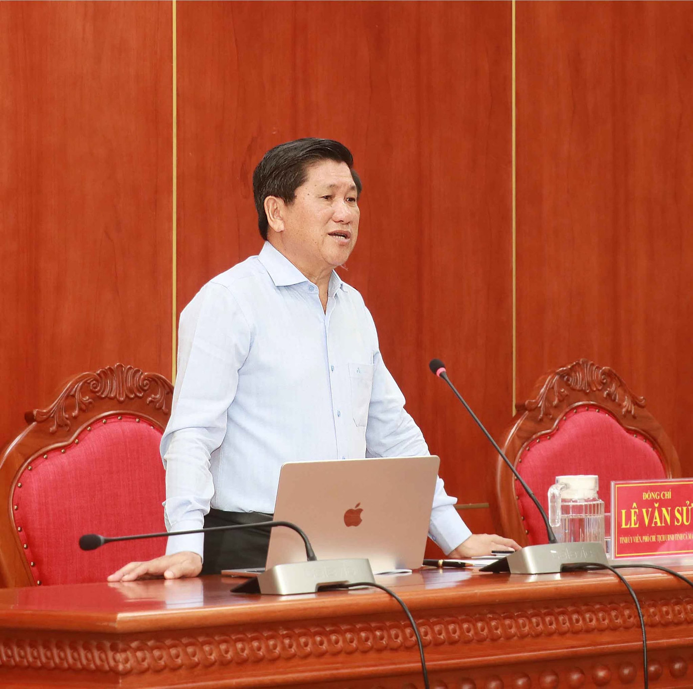 Phó Chủ tịch UBND tỉnh Cà Mau - Lê Văn Sử phát biểu tại cuộc họp. 598572430-26075486718719248-2910803347887832557-n.jpg