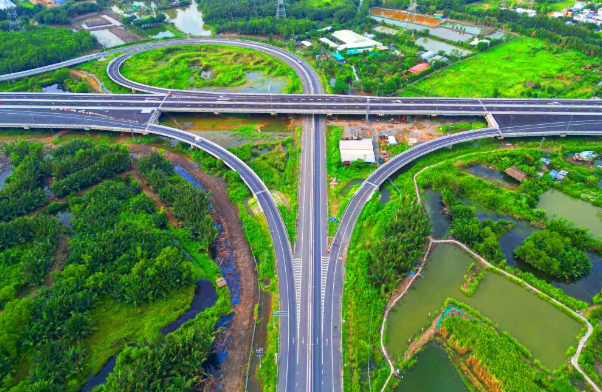 Cây cầu dây văng có tĩnh không cao nhất Việt Nam đã hoàn thành nhưng chưa thông xe- Ảnh 2.