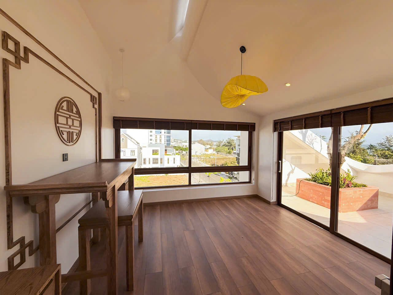 Sống chậm trong tổ ấm giao thoa giữa kiến trúc đương đại và hồn Việt truyền thống- Ảnh 7.