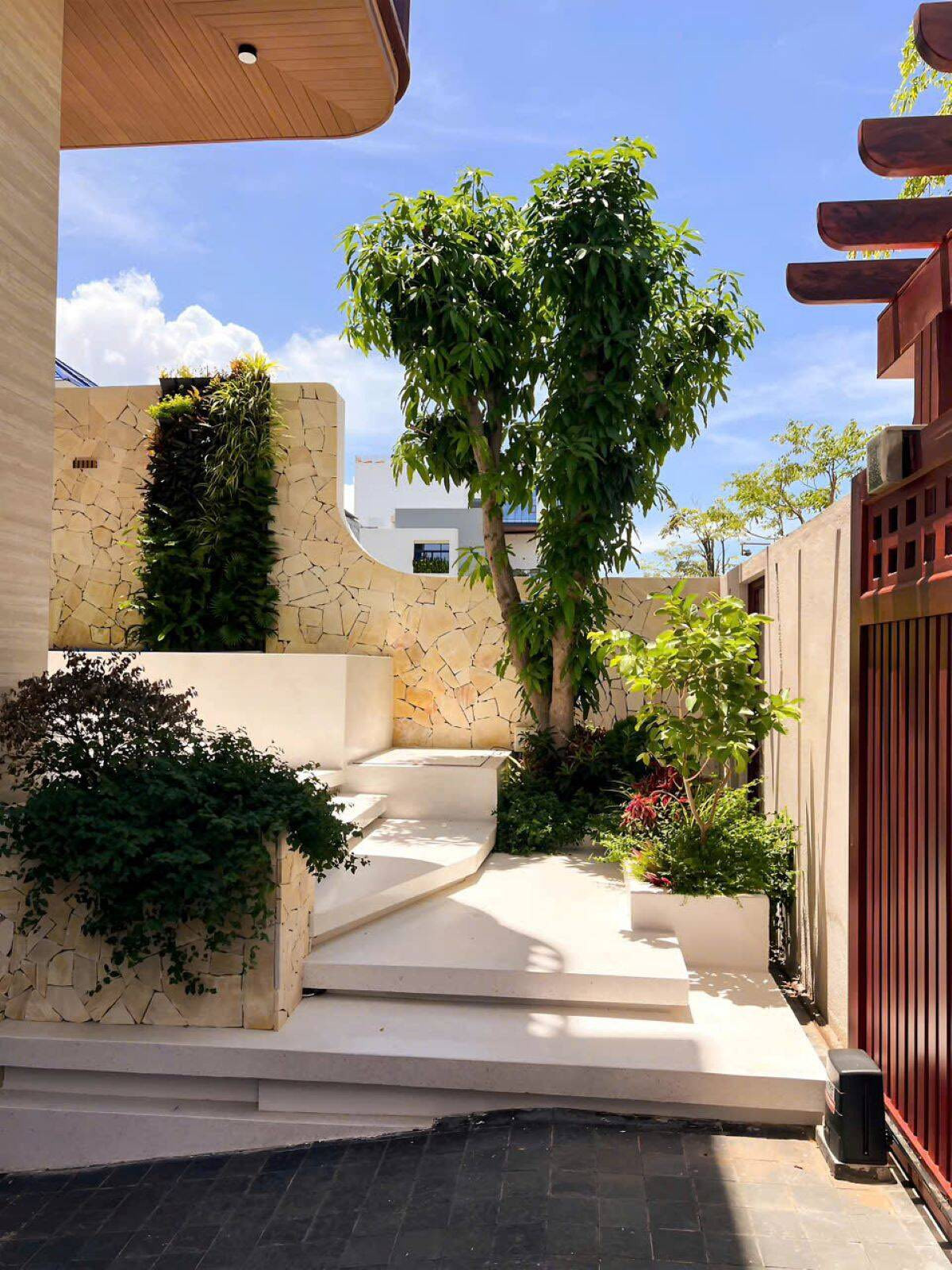 Sống chậm trong tổ ấm giao thoa giữa kiến trúc đương đại và hồn Việt truyền thống- Ảnh 9.