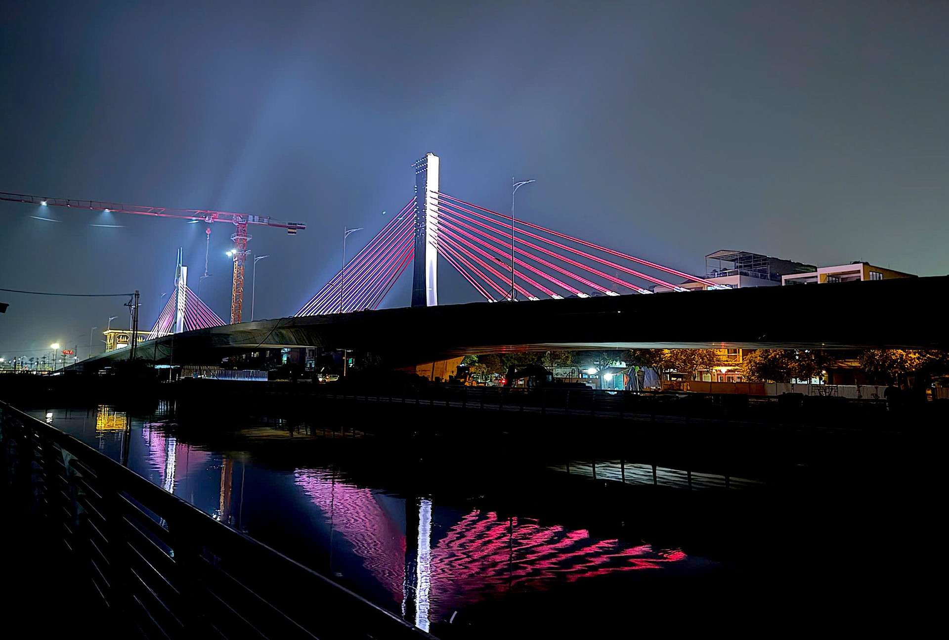 Cầu dây văng đầu tiên ở Thanh Hóa diện mạo đẹp mắt, chính thức thông xe sau 3 ngày nữa- Ảnh 2.