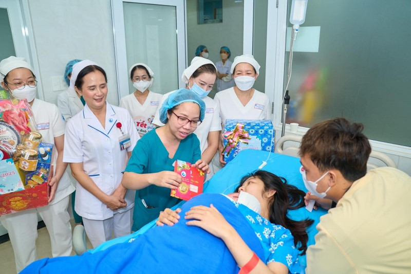 Mức sinh trung bình của Việt Nam trong năm 2025 ‘thoát đáy’ - ảnh 2