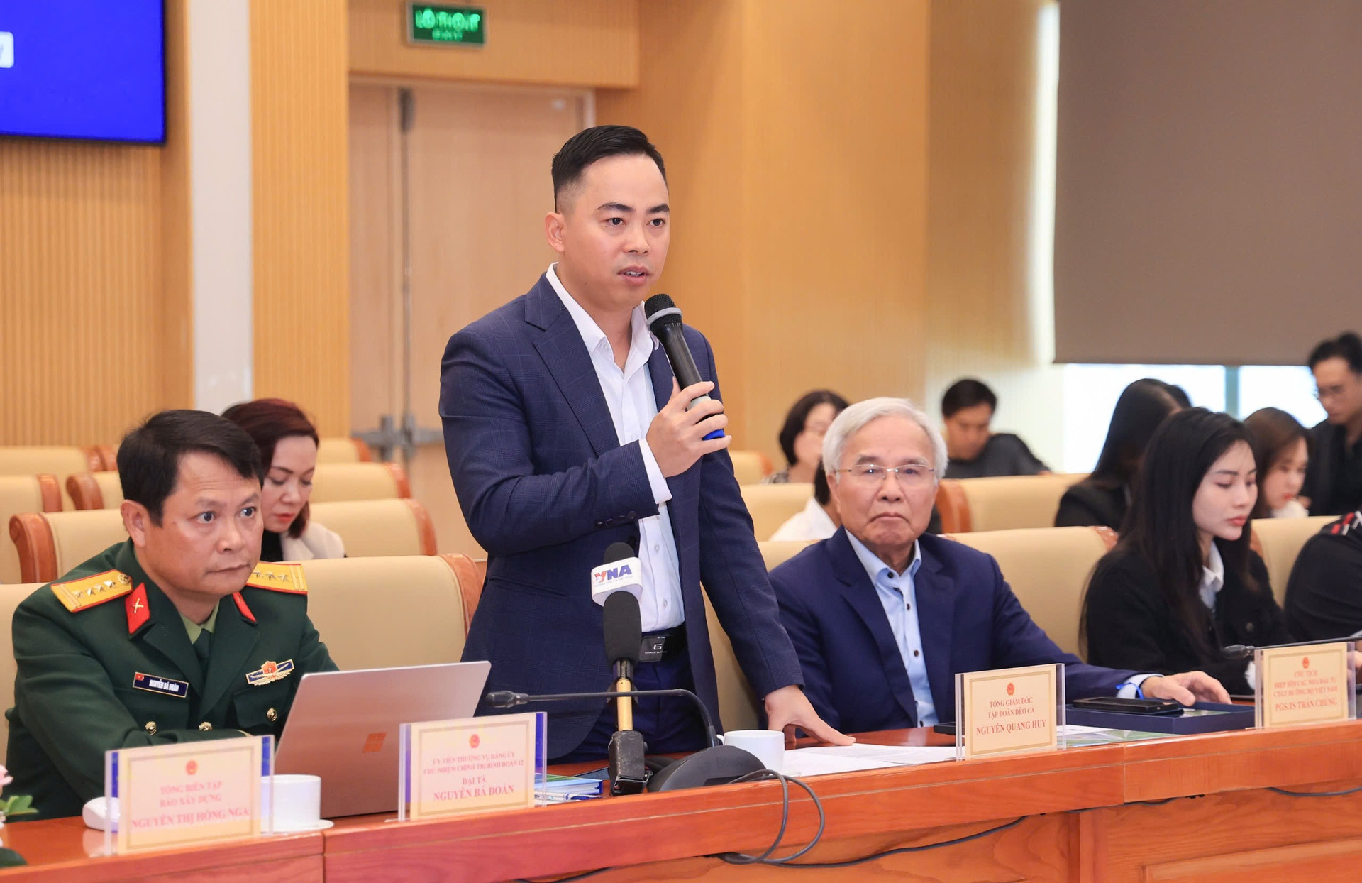 Ông Nguyễn Quang Huy, Tổng Giám đốc Tập đoàn Đèo Cả tại tọa đàm. Nguồn ảnh: Báo Xây dựng Ông Nguyễn Quang Huy, Tổng Giám đốc Tập đoàn Đèo Cả tại tọa đàm. Nguồn ảnh: Báo Xây dựng