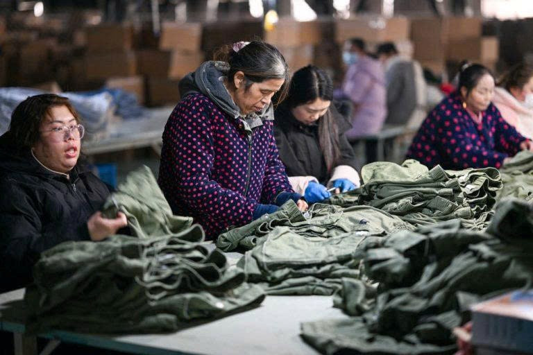 Trung Quốc không còn là miền đất hứa, các tập đoàn đa quốc gia ồ ạt rút lui chưa từng thấy - ảnh 1