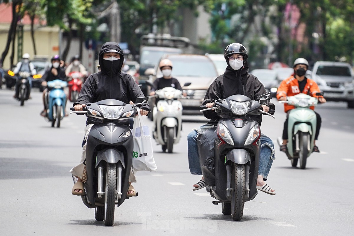 Miền Bắc hôm nay tiếp tục nắng ấm vào trưa chiều. nang-nong-1805.jpg