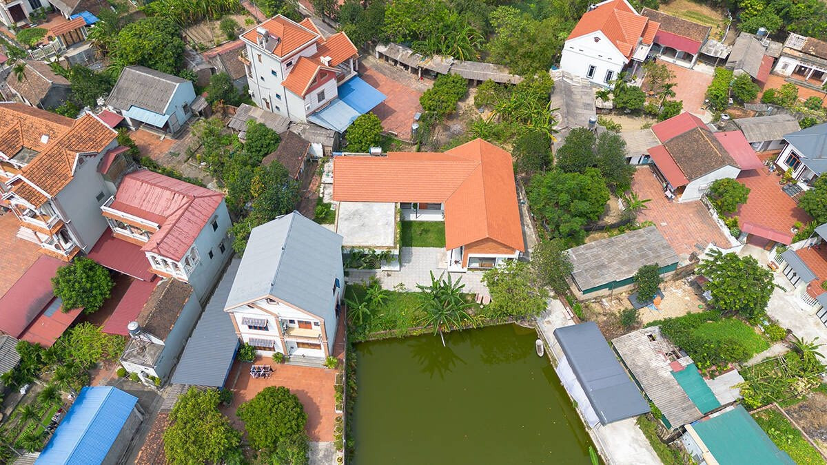 Khi tinh thần nhà Việt xưa được tái hiện theo phong cách đương đại trong căn nhà nhỏ- Ảnh 1. Khi tinh thần nhà Việt xưa được tái hiện theo phong cách đương đại trong căn nhà nhỏ- Ảnh 1.