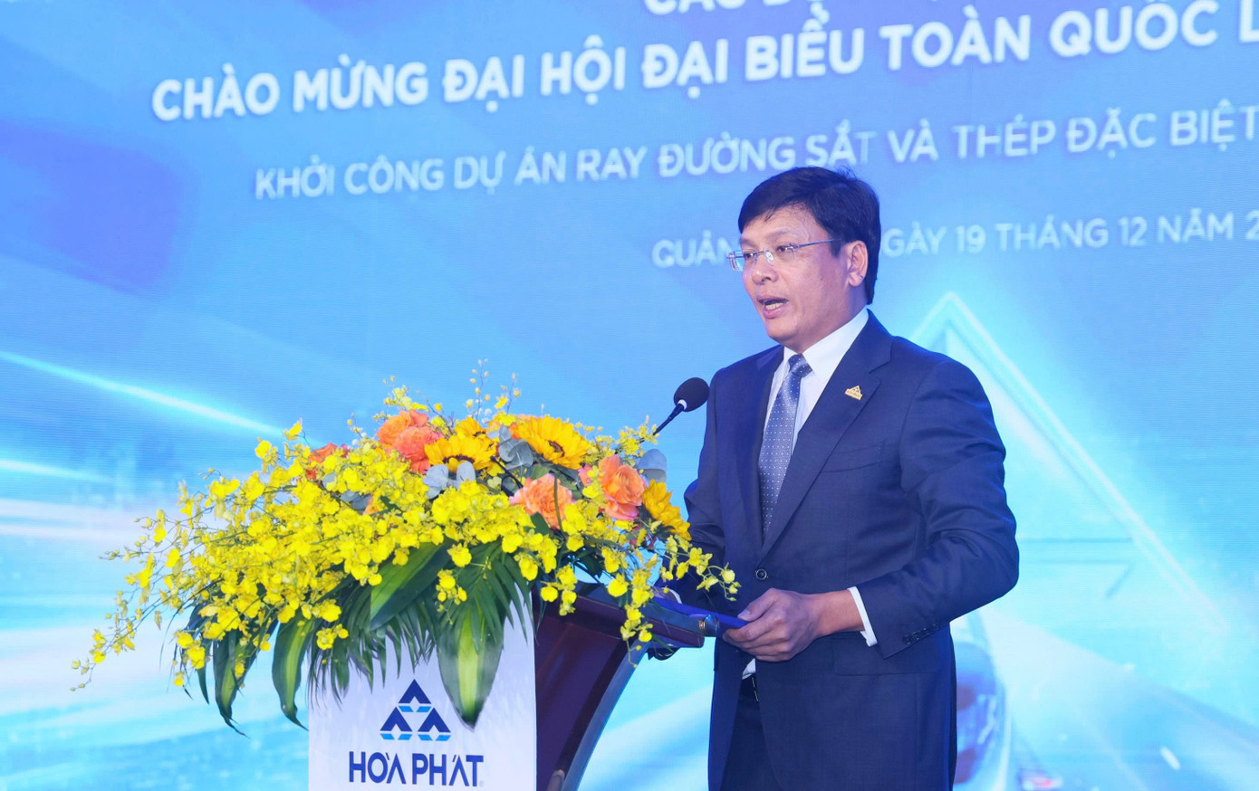 Giám đốc Công ty CP Ray và Thép đặc biệt Hòa Phát Dung Quất Mai Văn Hà, phát biểu tại buổi lễ khởi công. 8b19f412dd02525c0b13.jpg