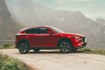 Mazda CX-5 giảm giá sâu xuống dưới 700 triệu đồng