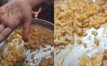 Phát hiện giòi bọ lúc nhúc trong cơm trưa của học sinh tại một trường công lập Ấn Độ