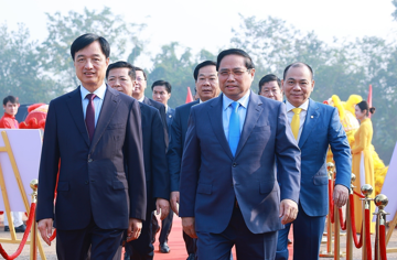 Thủ tướng, Bí thư Thành ủy Hà Nội và tỷ phú Phạm Nhật Vượng dự lễ khởi công dự án 925.000 tỷ đồng