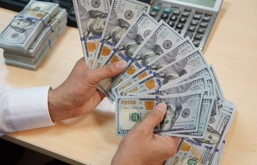 Tỷ giá USD hôm nay 19/12: Vietcombank, BIDV điều chỉnh giảm, chợ đen lên 27.000 đồng