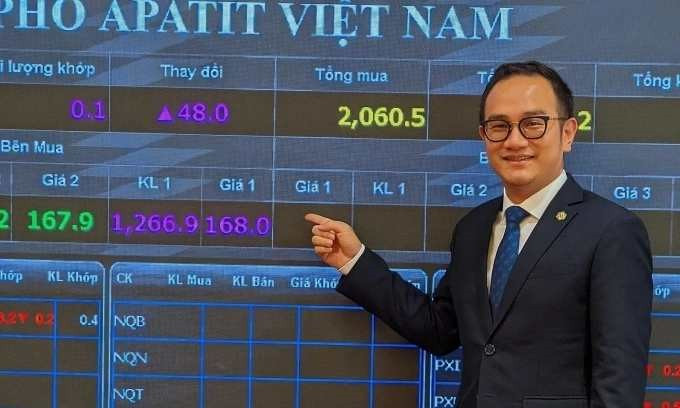 Thiếu gia nghìn tỷ của Hóa chất Đức Giang: Du học sinh ĐH Cambridge, từng làm công nhân bê tông, xúc than, U40 là Phó Chủ tịch - ảnh 2