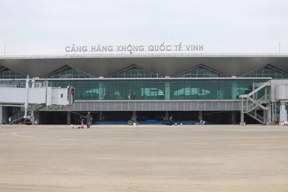 Sân bay lớn nhất Bắc Trung Bộ chính thức hoạt động trở lại - ảnh 1