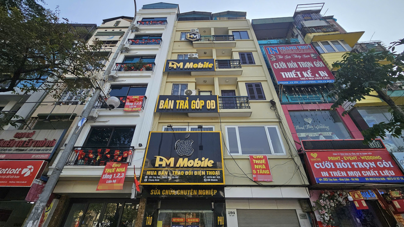 Nhiều mặt phố vốn đông đúc trước đây nay rơi vào tình trạng trống khách thuê kéo dài nhiều tháng. z7342400421465-e89d002b1360f6e5e5f7cc65ffe756c9.jpg