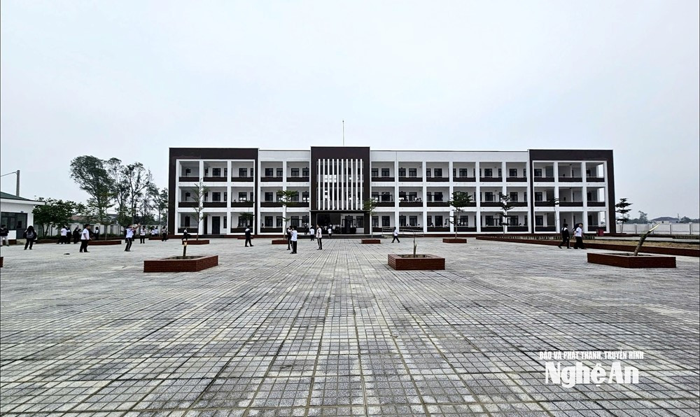 Ngôi trường gần 25 tỷ, từng bị bỏ hoang chính thức đi vào hoạt động - ảnh 1