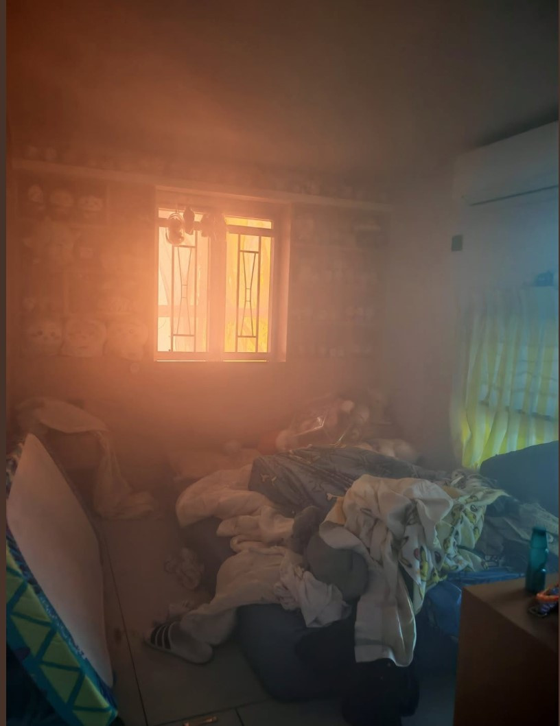 Nạn nhân sống sót trong vụ cháy chung cư Hồng Kông tiết lộ cách thoát khỏi ‘địa ngục sống’, hóa anh hùng nhờ cứu 2 mạng người - ảnh 2