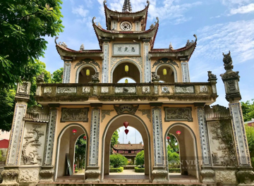 Cách trung tâm Hà Nội 10km có một ngôi làng cổ cất giữ dấu tích Chăm Pa, từng đón Bác Hồ từ Chiến khu Việt Bắc trở về