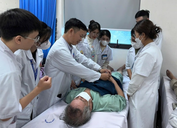 Đề xuất tăng đóng bảo hiểm y tế để miễn viện phí: Vì sao là 'điều bắt buộc' trong giai đoạn tới?